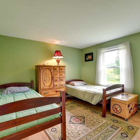 Quiet Catskills Getaway With Deck And Mtn Views New Kingston Екстер'єр фото