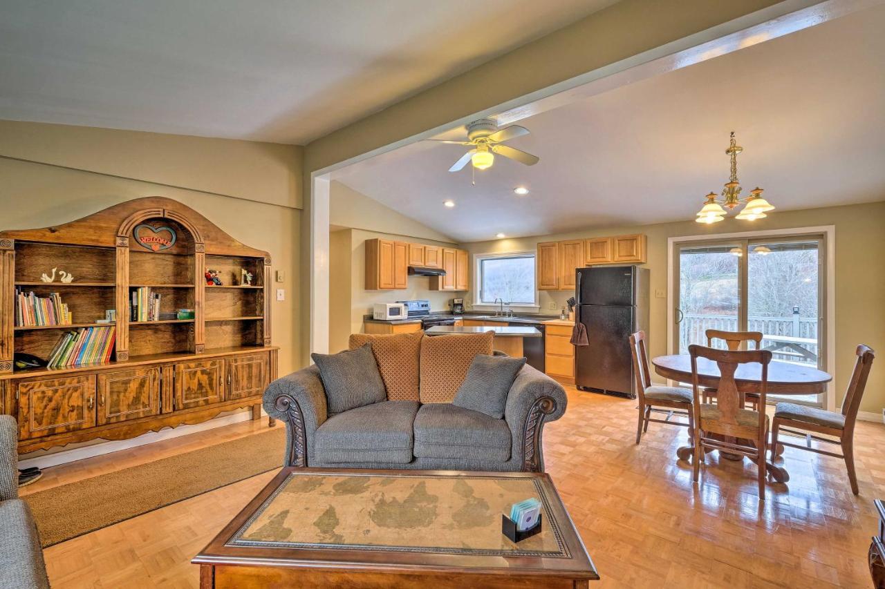 Quiet Catskills Getaway With Deck And Mtn Views New Kingston Екстер'єр фото