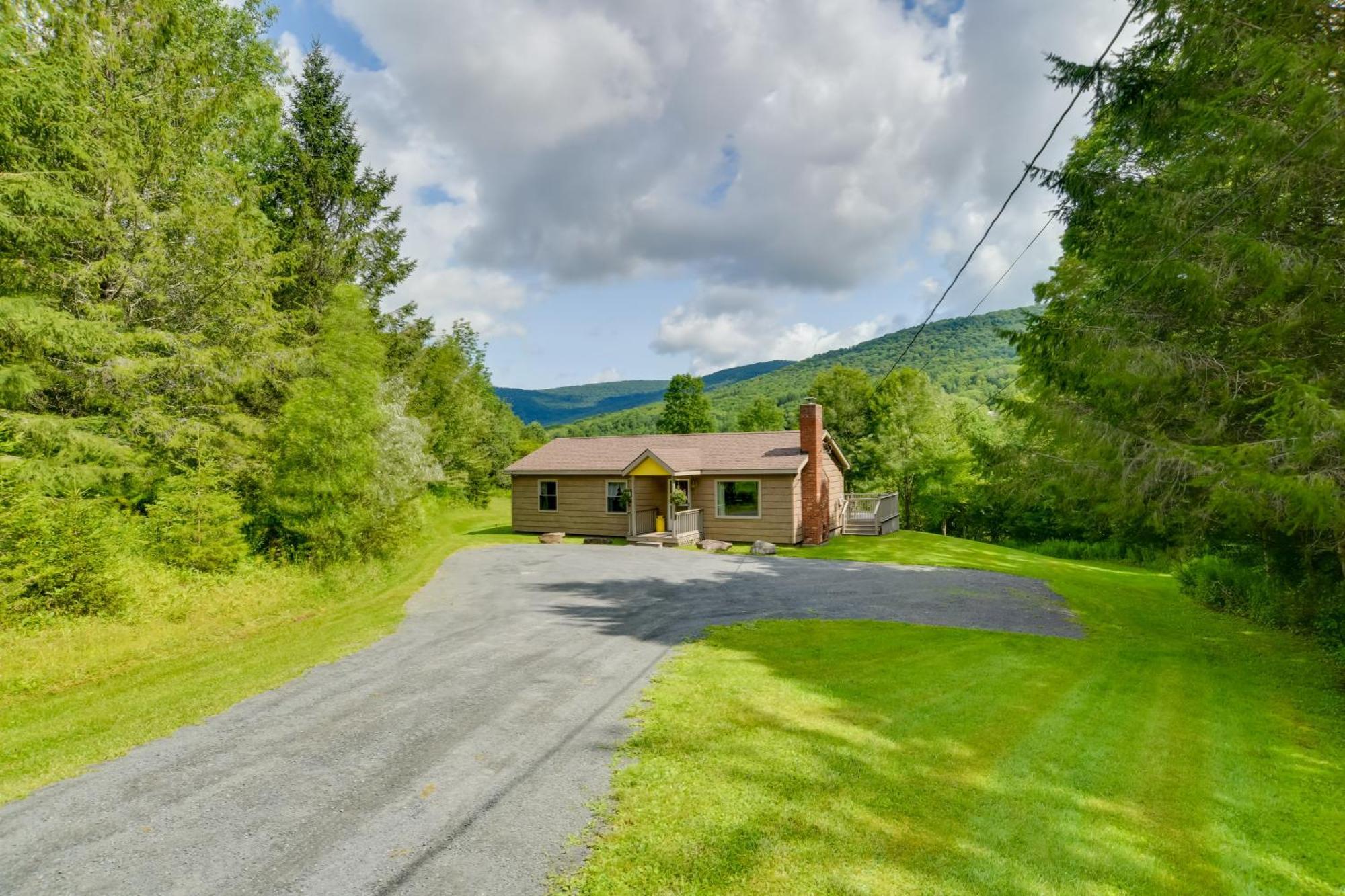 Quiet Catskills Getaway With Deck And Mtn Views New Kingston Екстер'єр фото